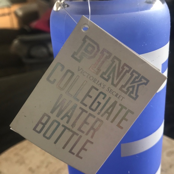 BNWT VS PINK COLLEGIATE WATER BOTTLE - Picture 2 of 5